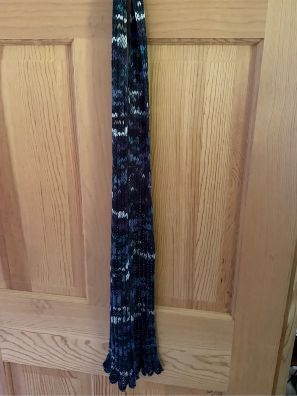 Homemade Vermont Knit Patterned women’s scarf - Black and Blue